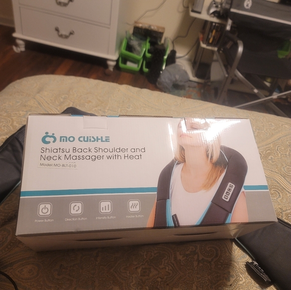 Shiatsu Back/Shoulder and Neck massager  with heat - Picture 1 of 4